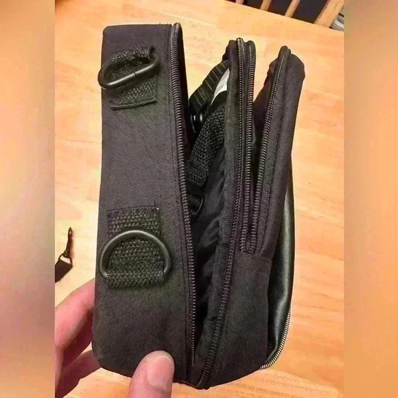 Targus In Car Portable DVD Player Case - 10 in - Picture 7 of 10